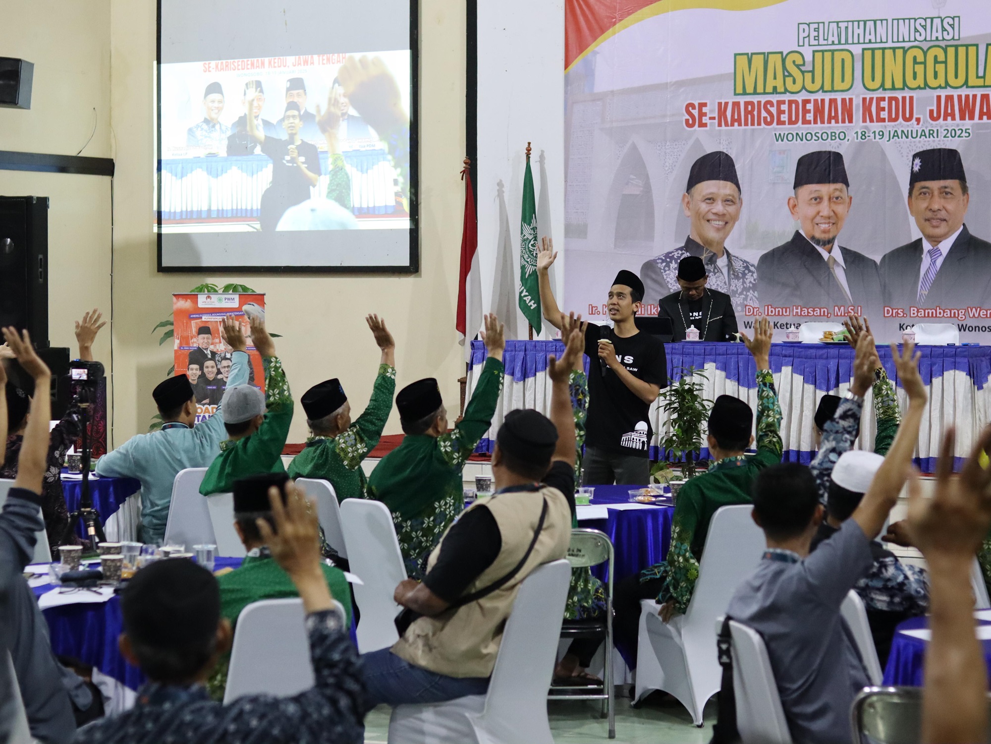 BERIKAN RUANG, FASILITAS DAN WAKTU MEMBERSAMAI ANAK MUDA KUNCI MASJID UNGGUL