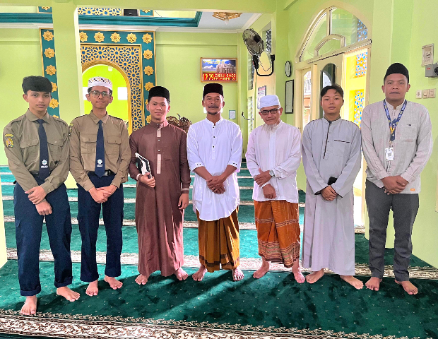 PEMBINAAN SPIRITUAL PELAJAR, SMK MUTU WONOSOBO GELAR REFLEKSI PENGALAMAN PRAKTIS KHOTIB DAN MUADZIN