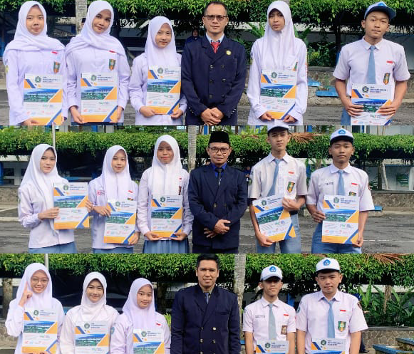 Tebar Penghargaan Pelajar Berprestasi dalam Upacara Peringatan Hari Kesaktian Pancasila SMK Mutu Wonosobo 