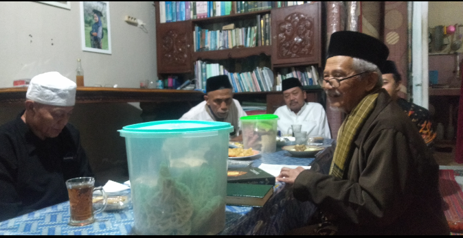 ISTIGFARNYA MBAH KIAI DAN ETOS LINGKUNGAN SANG PEMUDA