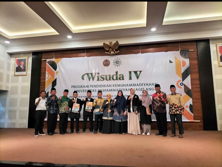 HENING ANDRIASTUTI WISUDAWAN TERBAIK KELAS WONOSOBO