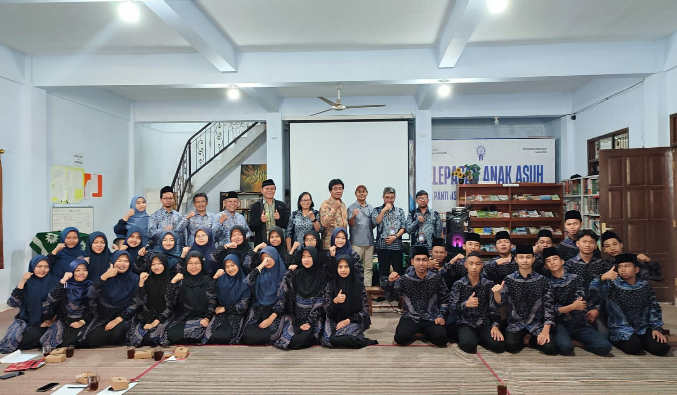 PKM UNY DI PANTI ASUHAN MUHAMMADIYAH WONOSOBO : TINGKATKAN KETRAMPILAN SOSIAL REMAJA DI ERA DIGITAL