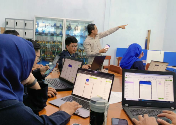 SANTAI DAN PENUH INTERAKSI, LANJUTAN WORKSHOP DEEP LEARNING DAN KKA SMK MUTU WONOSOBO 