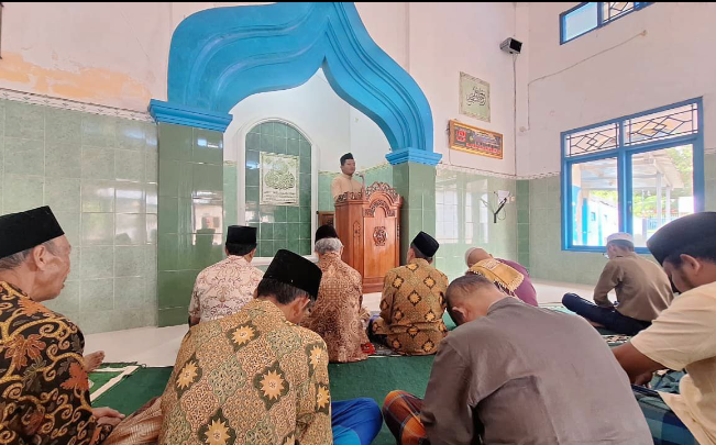 Jum'at Berkah SMK Mutu Wonosobo di Masjid Baitul Muhlisin Dusun Manggis Selomerto
