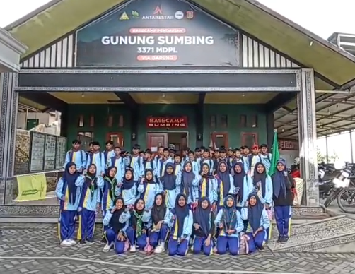 Tadabbur Alam di Pos 1 Gunung Sumbing, HW Qobilah Singodimejo MTs Muhammadiyah Butuh Asah Fisik dan Spiritualitas Siswa