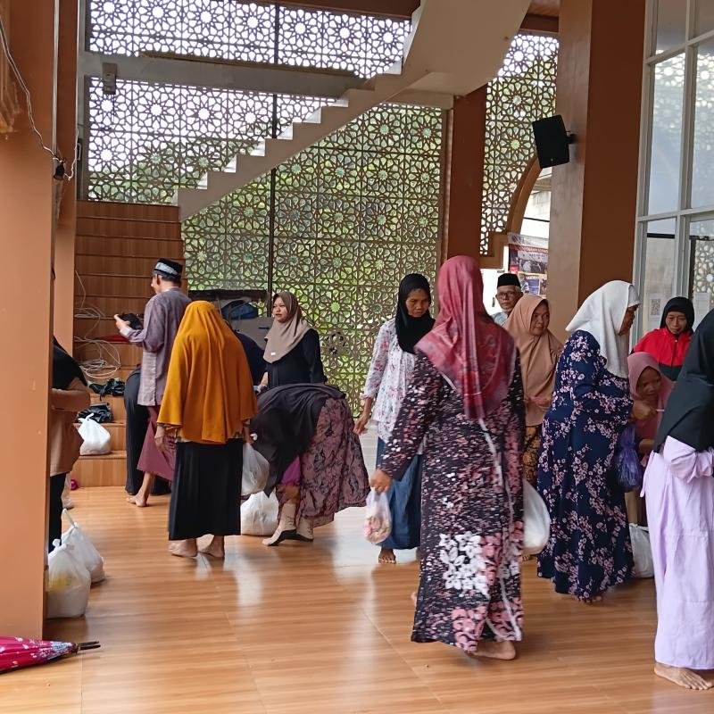 Al-Maa’uun Epicentrum Gelar Pembagian Sembako Ramadan di Sapuran, Tegaskan Komitmen Sosial dan Dakwah