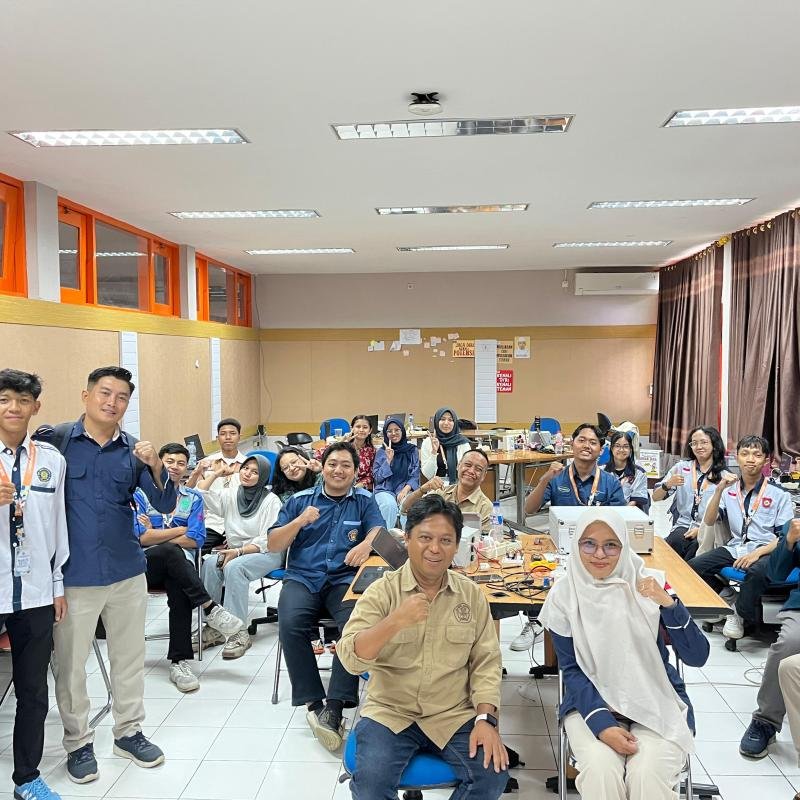 Dari Coding ke Pintu Pintar: Pelajar SMK Mutu Wonosobo Ciptakan Smart Look Door Berbasis IoT Saat PKL