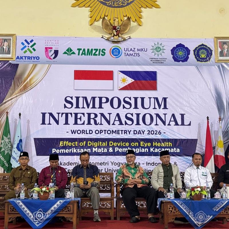 Siswa Muhammadiyah Wonosobo Ikuti Simposium Internasional Kesehatan Mata dan Bakti Sosial