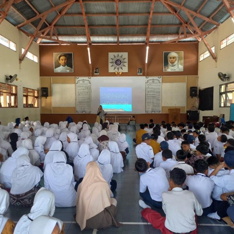 BIKKSA 'Aisyiyah Wonosobo Perkuat Ketahanan Remaja melalui Program Goes to School