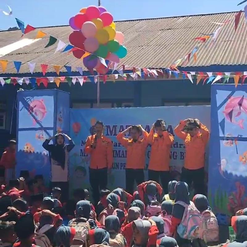 Tanggap Bencana Sejak Dini, Siswa MI Muhammadiyah 'Butuh Kalikajar Ikuti Simulasi Gempa Bumi