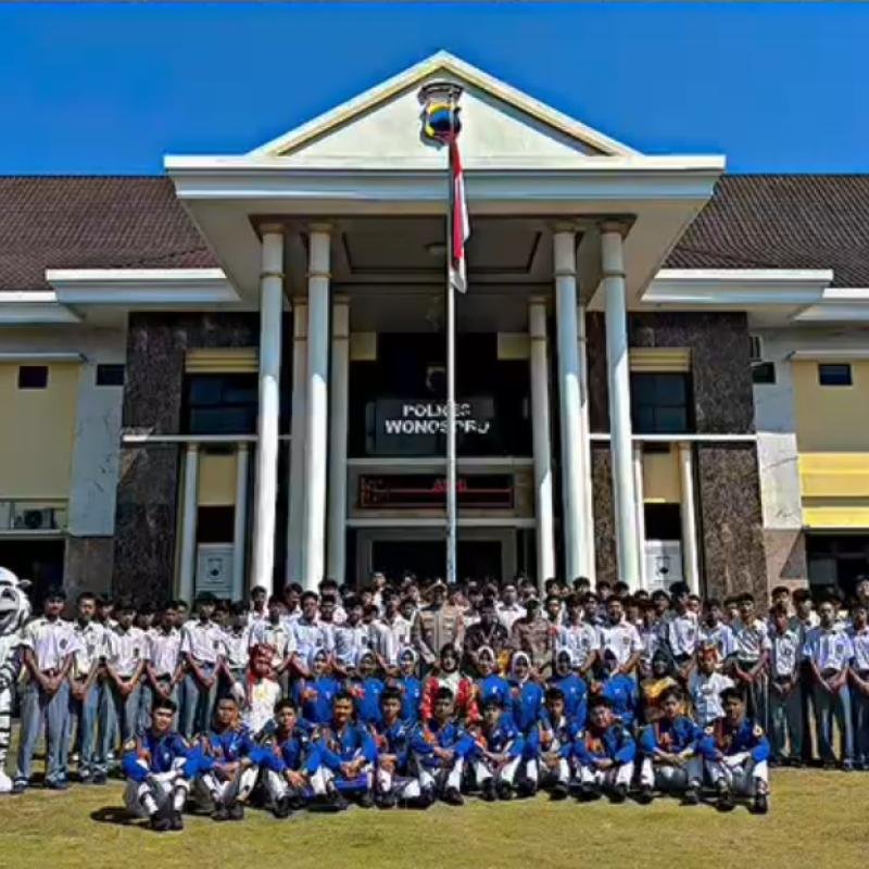 Hebat ! SMK Muhammadiyah 1 Wonosobo Mewakili Polda Jateng Dalam Ajang Defile Kapolri Cup Nasional 2026