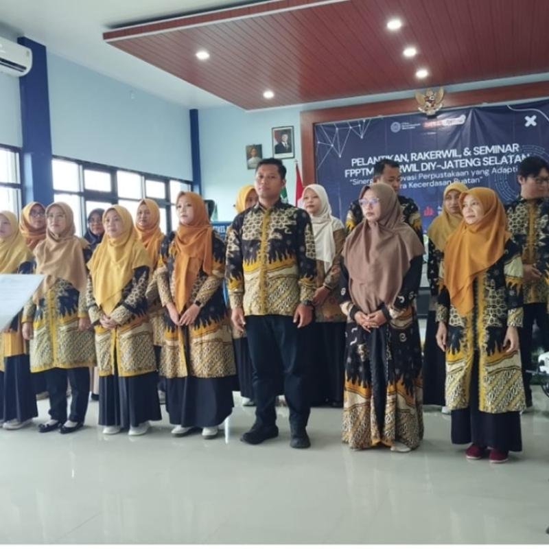 Perkuat Sinergi Perpustakaan, FPPTMA DIY–Jateng Selatan Selenggarakan Pelantikan, Seminar, dan Penandatanganan MoU di Aula Stikesmu Wonosobo