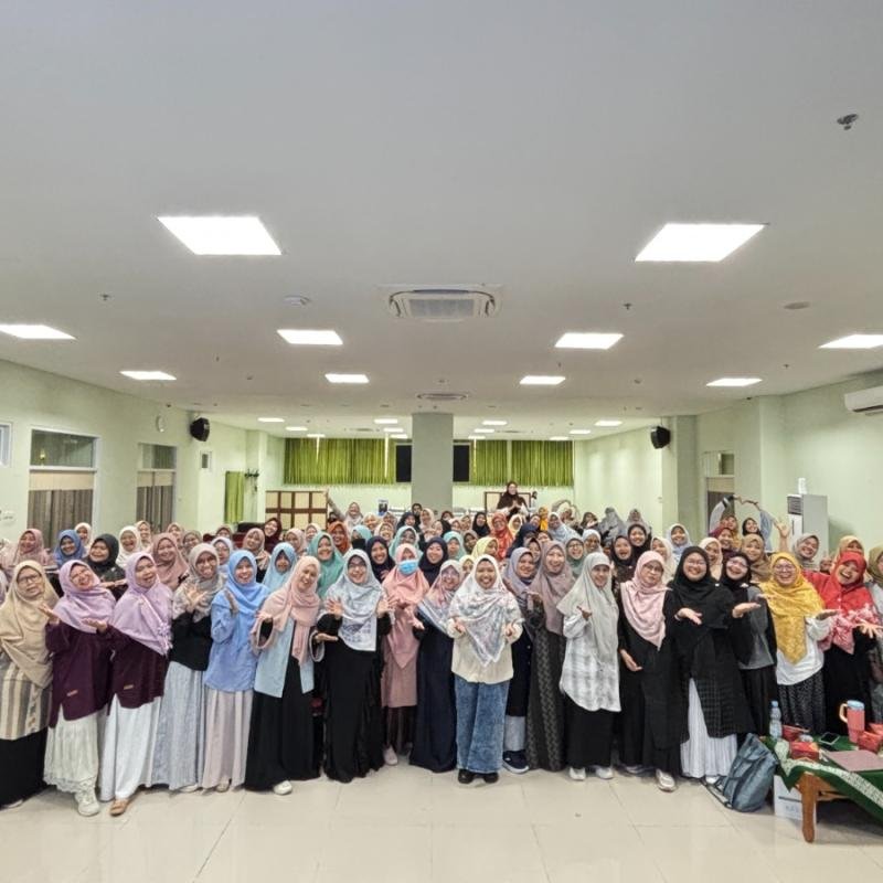 Sabet Penghargaan Prestisius ! PDNA Wonosobo Berjaya di Panggung Nasyiah Award dalam Konsolidasi PWNA Jawa Tengah di Unimus Semarang.