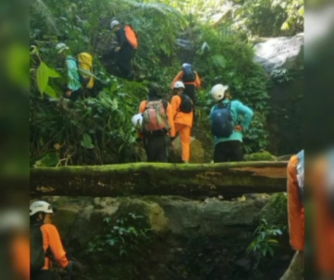 Tragis! Dua Remaja yang Hilang di Gunung Bismo Wonosobo Akhirnya Ditemukan Meninggal di Bawah Air Terjun - Gambar 3