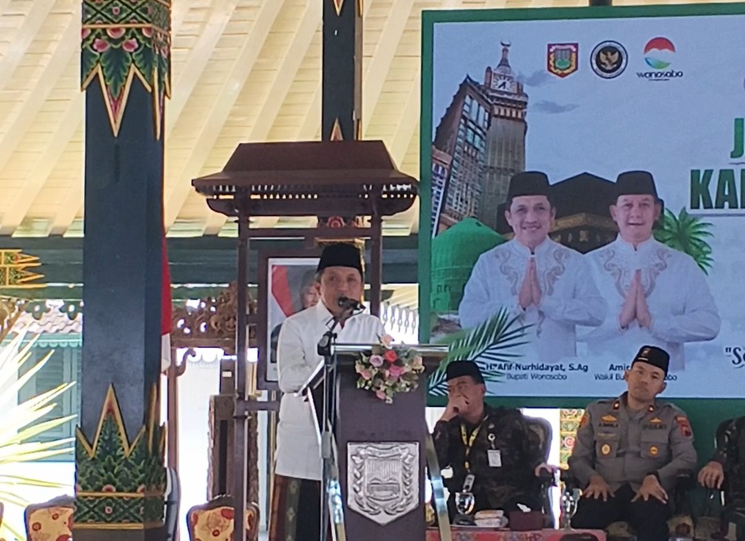 Bupati Wonosobo Lepas 231 Calon Jamaah Haji Kloter 21: Pesankan Fokus Ibadah dan Jaga Predikat Tamu Allah - Gambar 3