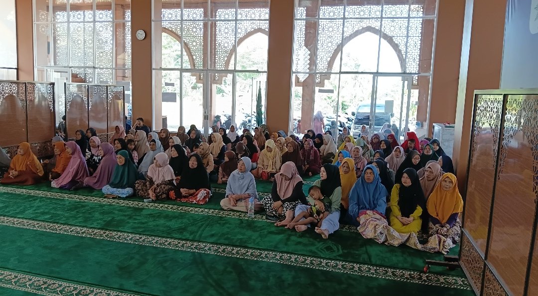 Al-Maa'uun Epicentrum Sapuran Salurkan 200 Paket Sembako dan Luncurkan Program "Shubuh Ceria" untuk Anak - Gambar 2