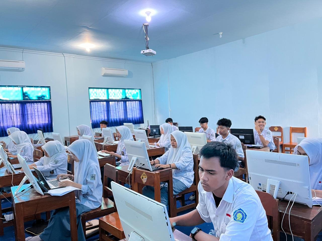 UKT Serentak SMK Mutu Wonosobo : Uji Kompetensi Langkah Awal Menuju Dunia Profesional - Gambar 1