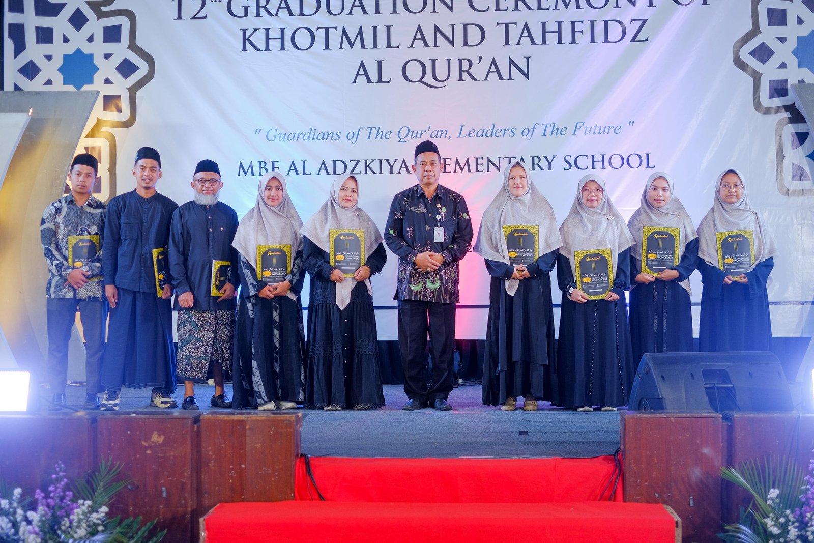 Pertama di Wonosobo, Guru SD MBF Al Adzkiya Wisuda Tasmi 1 Juz Sekali Duduk, Cetak Guardians of the Qur'an  - Gambar 4
