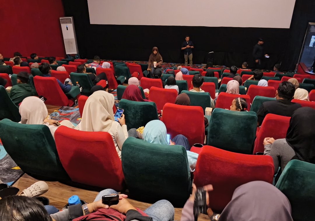 Sarat Makna Kehidupan, 180 Kader AMM Wonosobo Padati Bioskop Guna Saksikan 'Children of Heaven - Gambar 5