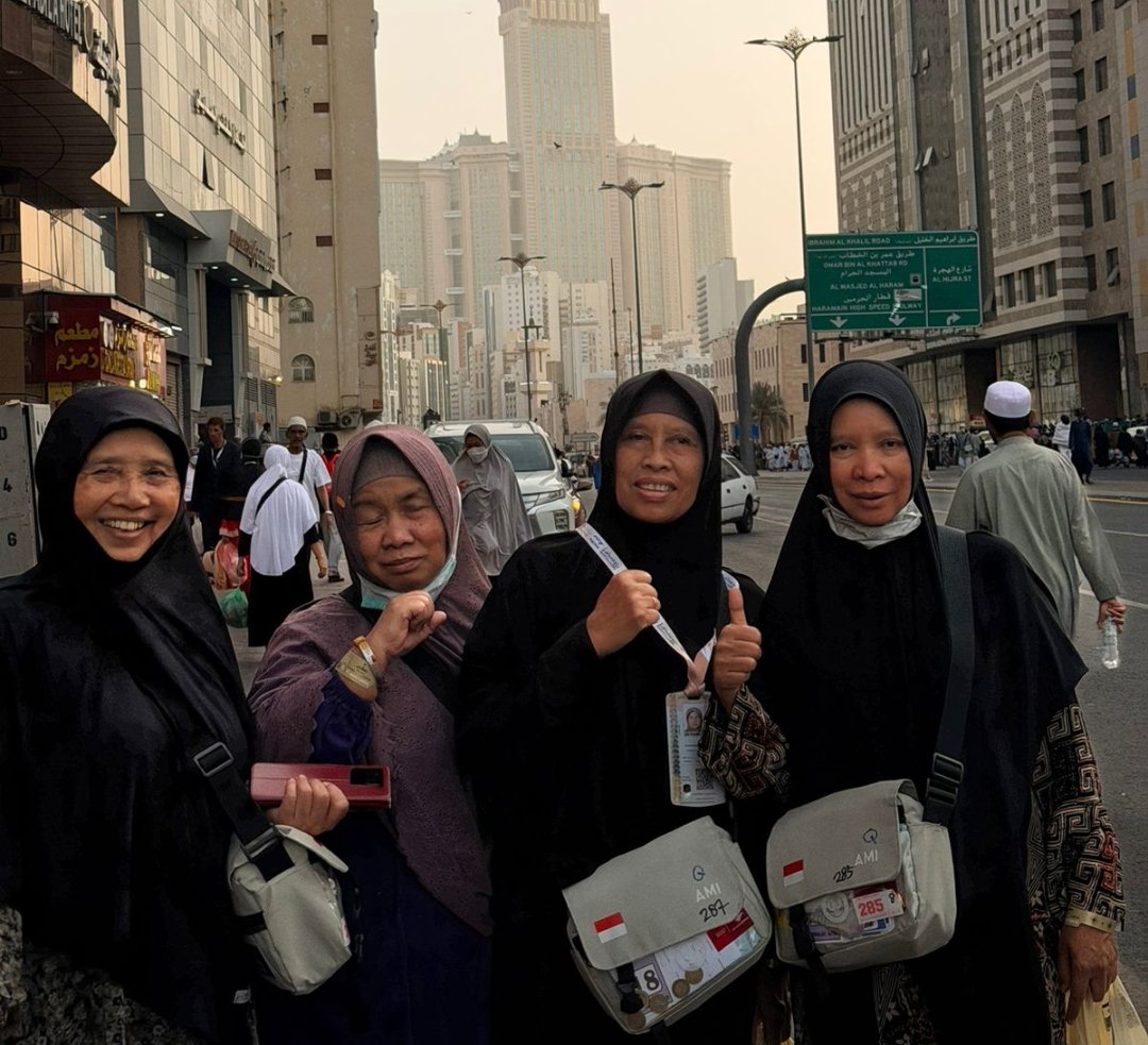 Pasar Kaget di Pelataran Hotel Serbu Jamaah Haji Indonesia, Jadi Obat Rindu Kuliner Nusantara - Gambar 2