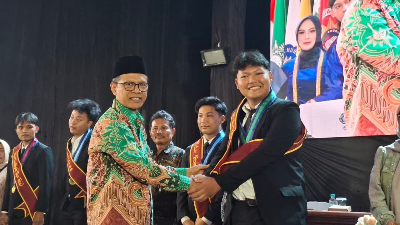 Rayakan Potensi Siswa, SMK Mutu Wonosobo Berikan Penghargaan Akademik hingga Kategori Unik Non Akademik - Gambar 7