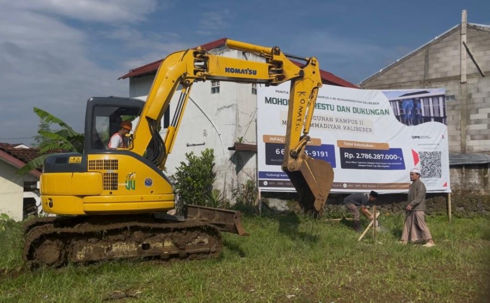 Peletakan Batu Pertama Kampus II MI Muhammadiyah Kalibeber (HAMKA), Wujud Komitmen Membangun Generasi Unggul - Gambar 1
