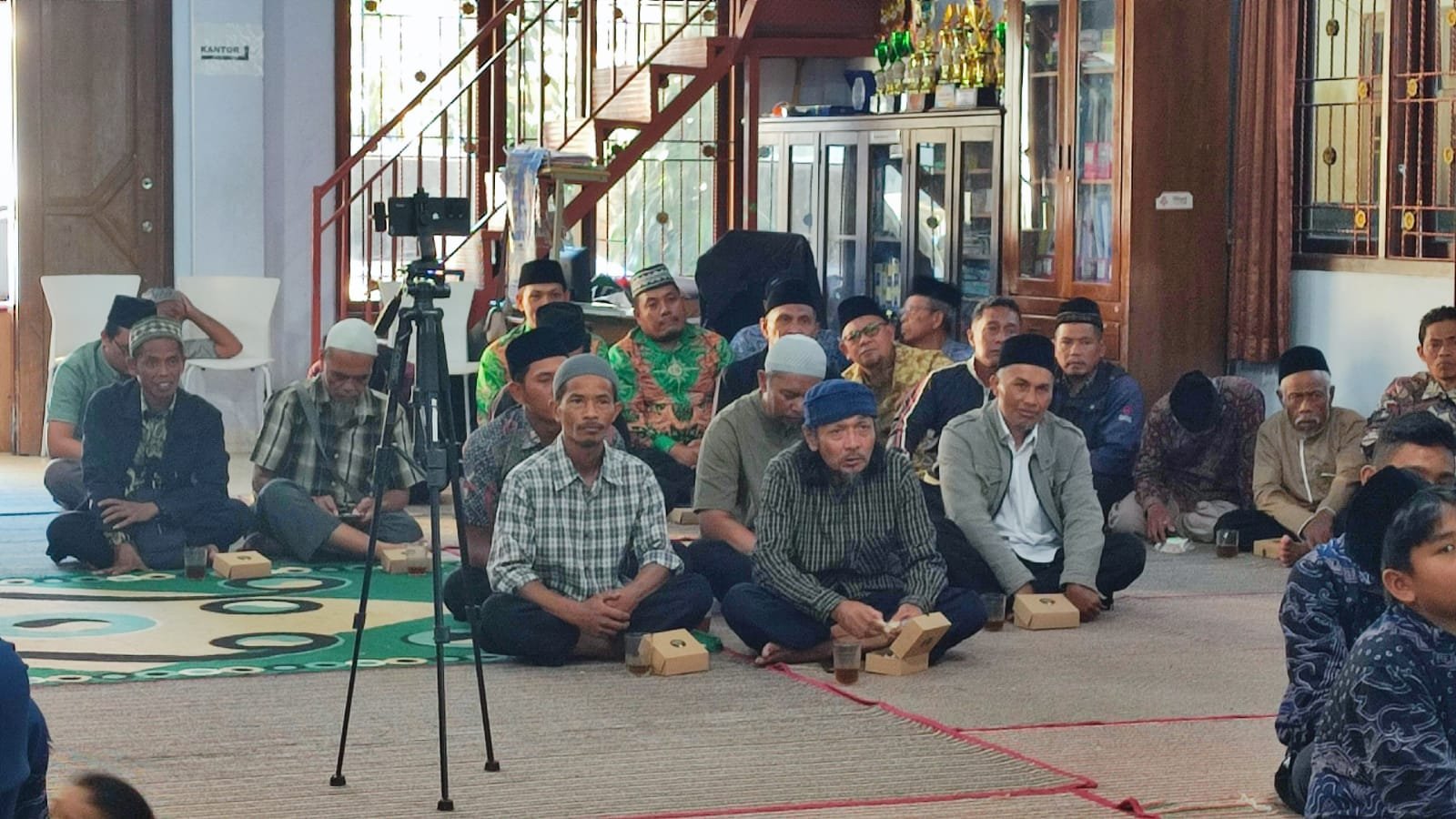 Bekal Iman dan Ilmu, LKSA Panti Asuhan Muhammadiyah Wonosobo Lepas 8 Santri Melangkah ke Masa Depan - Gambar 2