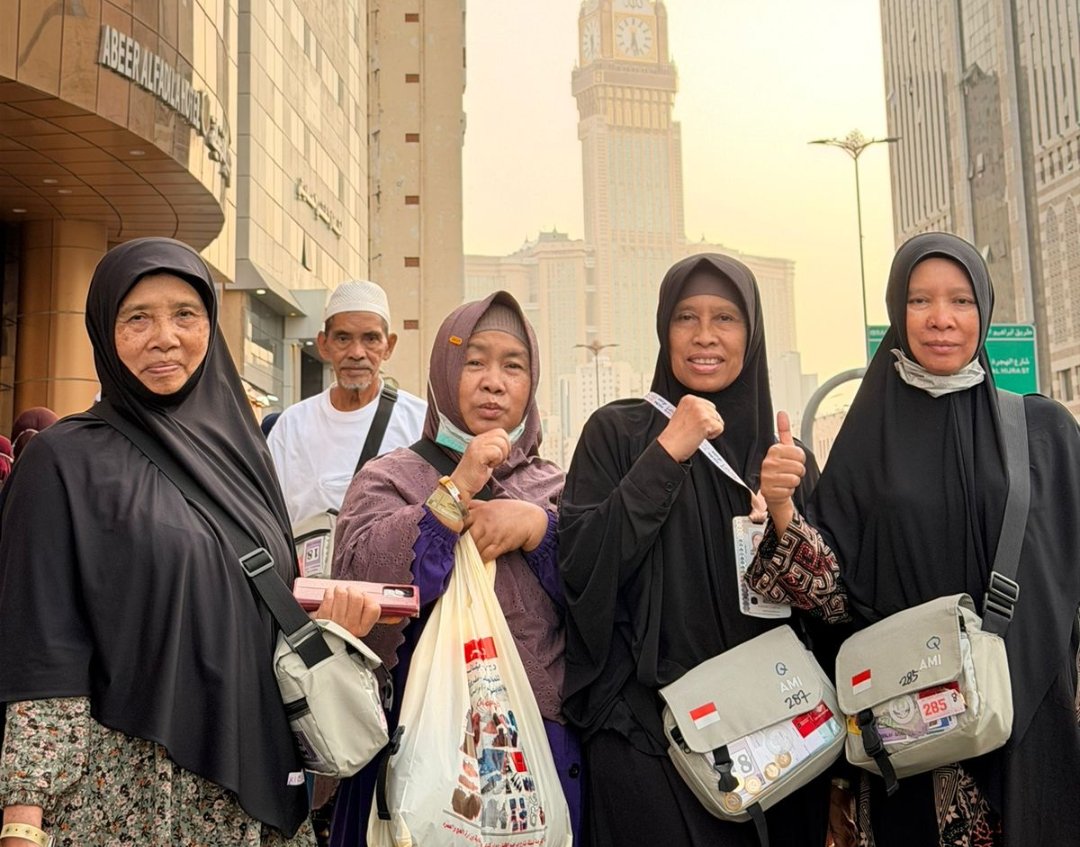 Pasar Kaget di Pelataran Hotel Serbu Jamaah Haji Indonesia, Jadi Obat Rindu Kuliner Nusantara - Gambar 1
