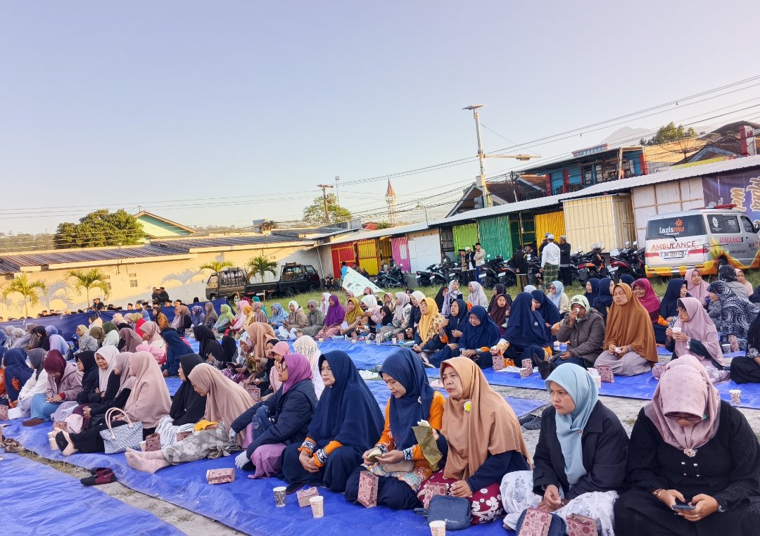 Semangat Amal Jariyah Jamaah Muhammadiyah Mojotengah Jelang Pengecoran Lantai 2 MIS Hamka Mojotengah - Gambar 5