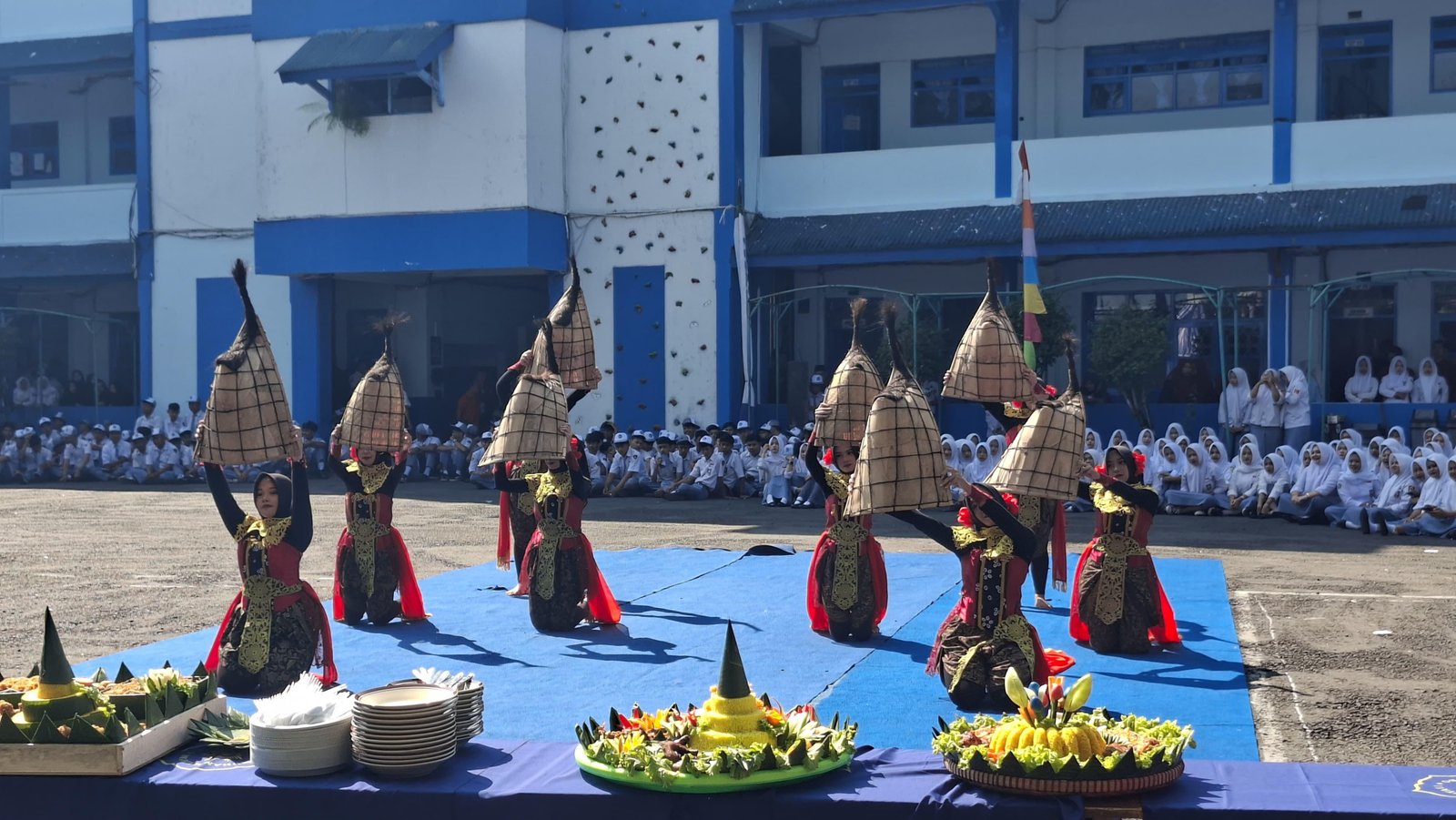 Meriah !! Melampaui Perayaan : Simfoni Kemanusiaan dan Talenta Global di Milad ke-29 SMK Mutu Wonosobo - Gambar 3