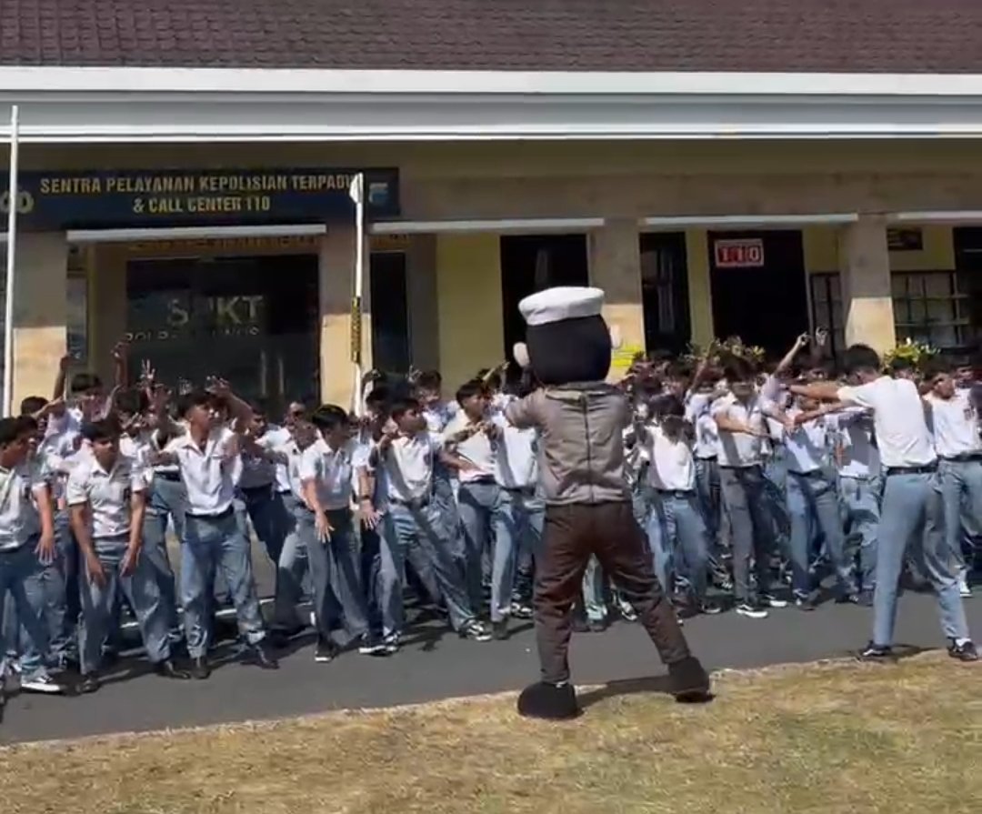 Hebat ! SMK Muhammadiyah 1 Wonosobo Mewakili Polda Jateng Dalam Ajang Defile Kapolri Cup Nasional 2026 - Gambar 6