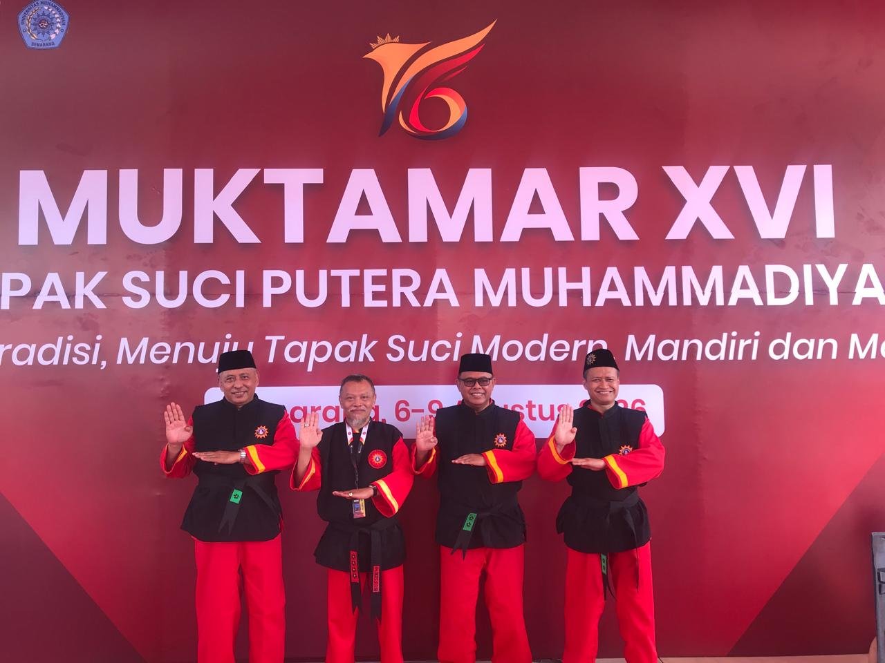 Muktamar XVI Tapak Suci di Semarang: Tiga Tokoh Wonosobo Resmi Dilantik Jadi Pendekar Kehormatan - Gambar 1