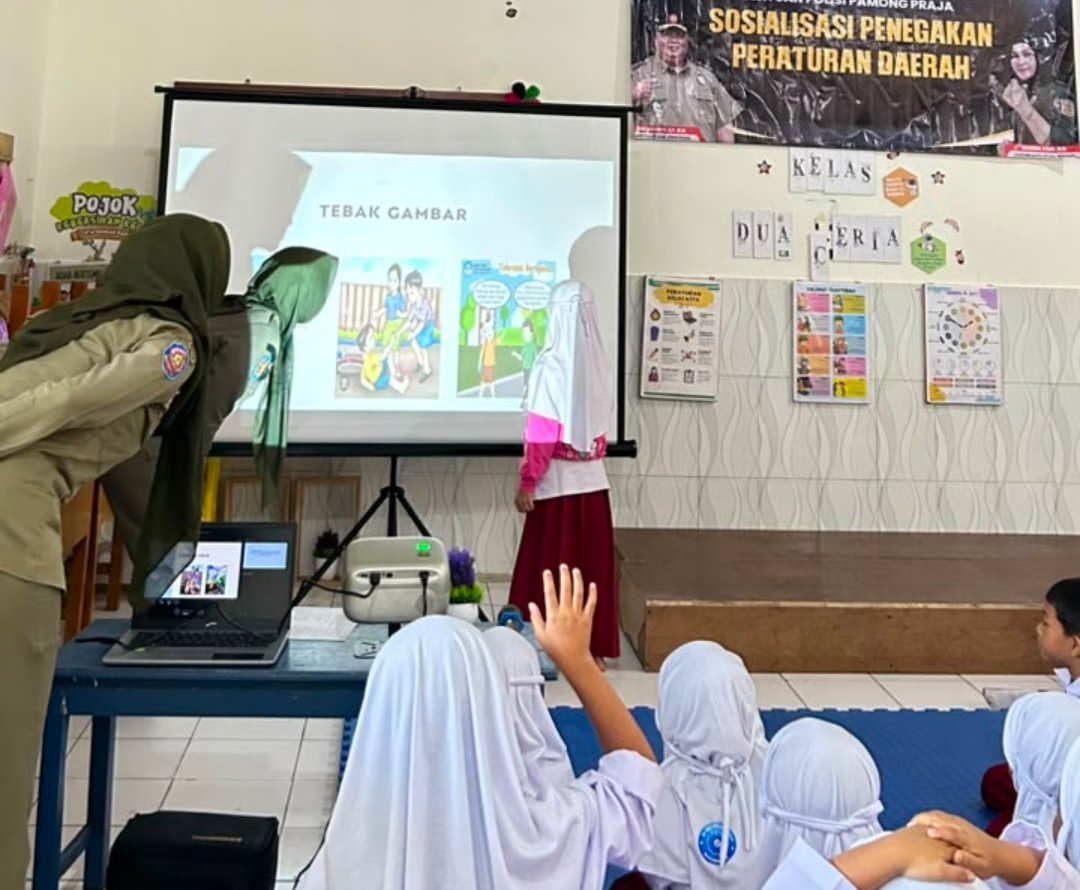 Tanamkan Karakter Sejak Dini, MI Hamka Wonosobo Gandeng Satpol PP di Hari Kedua MATAMUDA - Gambar 5