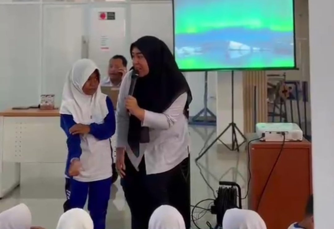 Tumbuhkan Disiplin dan Ekoteologi, Siswa MI Hamka Wonosobo Belajar Langsung di Terminal Mendolo serta Swiss van Java - Gambar 7