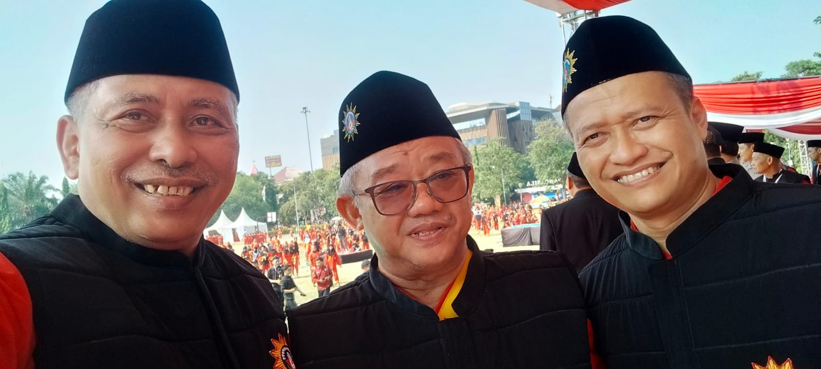 Muktamar XVI Tapak Suci di Semarang: Tiga Tokoh Wonosobo Resmi Dilantik Jadi Pendekar Kehormatan - Gambar 7