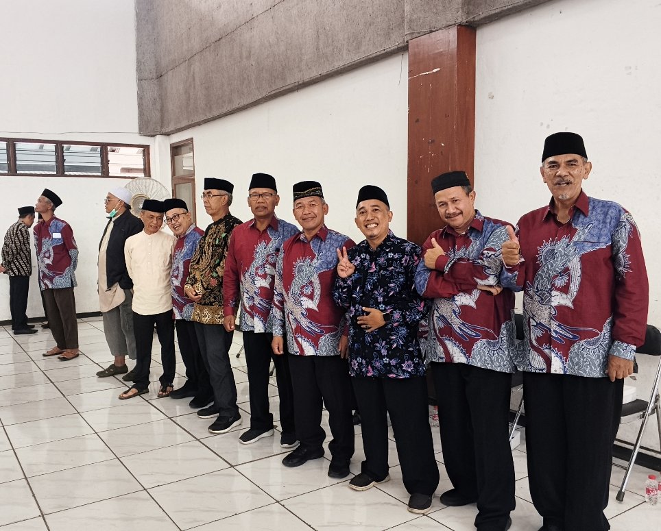 Ribuan Jamaah Hadir Dalam Silaturahmi Jamaah Haji dan Pelepasan Calon Jamaah Haji KBIHU Gema Arofah Tahun 2026 - Gambar 9