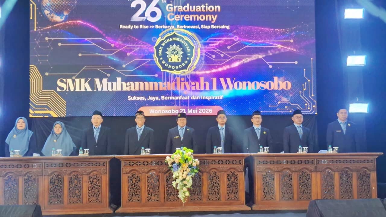 Ready to Rise: SMK Mutu Wonosobo Siap Berkarya dan Bersaing, Luluskan 306 Siswa dalam Wisuda ke-26 - Gambar 1