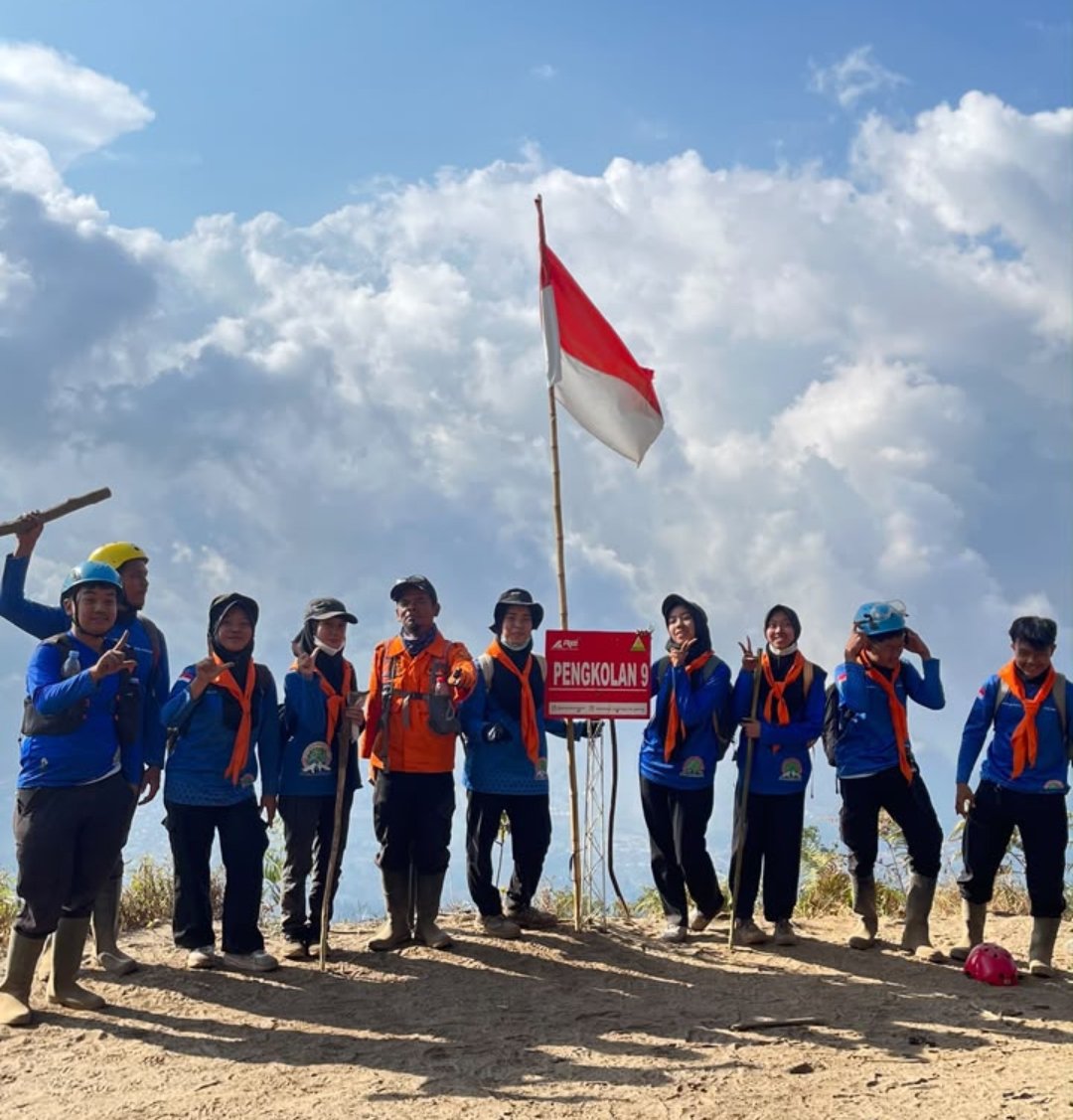 Api Karhutla Gunung Sumbing Meluas ke Sisi Barat Daya, Tim Gabungan Evakuasi 152 Pendaki - Gambar 9