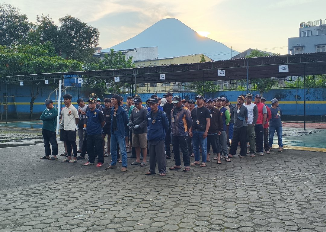 Pertama di Wonosobo, KBIHU Gema Arofah dan Lazismu Sembelih 171 Kambing Dam Haji di Tanah Air - Gambar 3