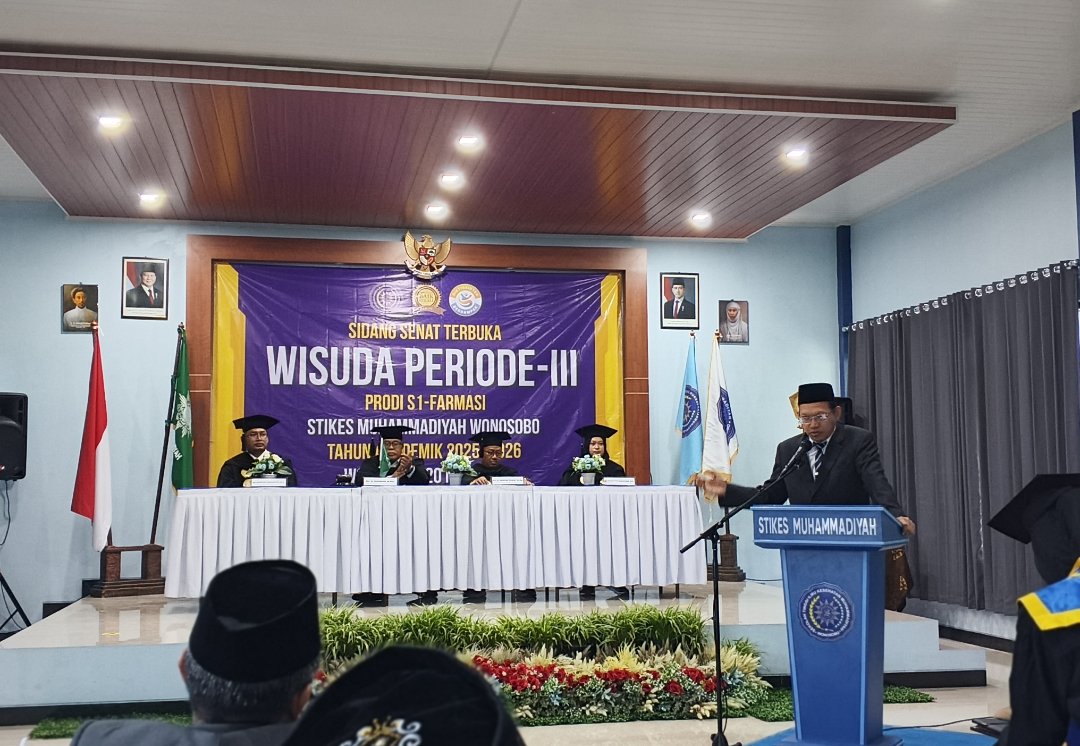 Stikesmu Wonosobo Wisuda 23 Sarjana Farmasi, Bupati Afif Dorong Percepatan Regenerasi SDM Kesehatan - Gambar 4