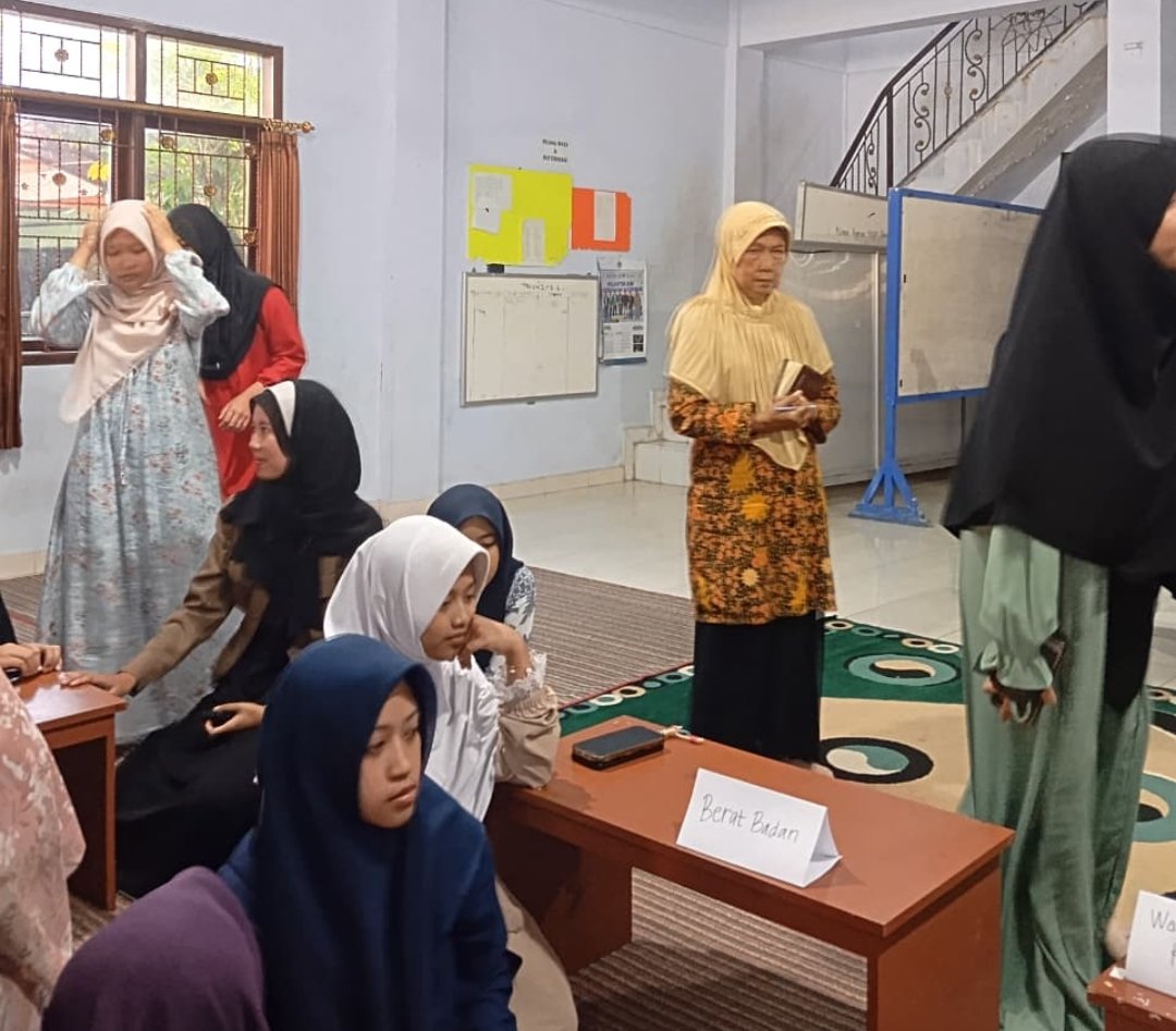 Perdana, LKSA Panti Asuhan Muhammadiyah Wonosobo Gelar Poskespan untuk Edukasi dan Pemeriksaan Kesehatan Anak Asuh - Gambar 2