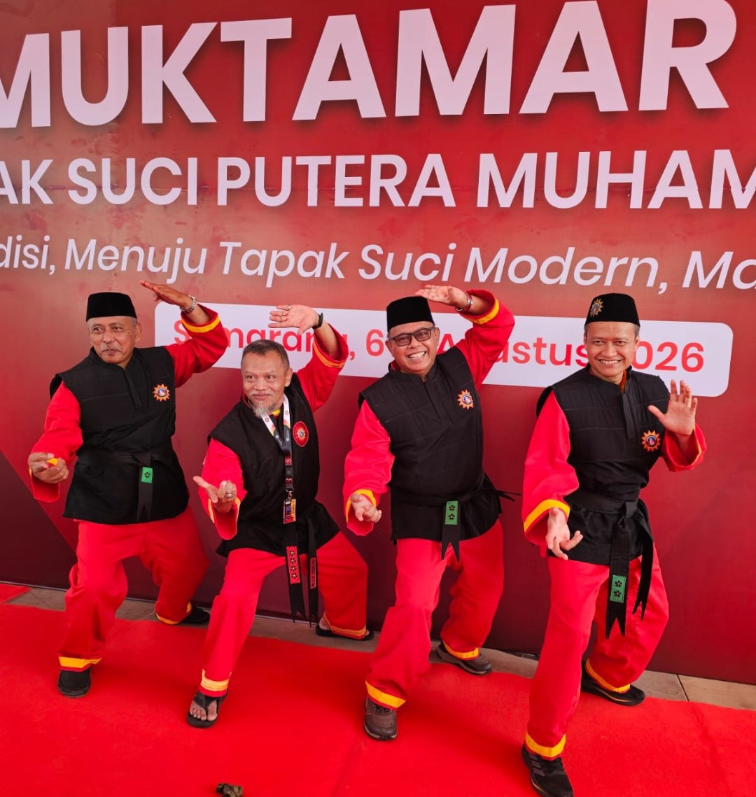 Muktamar XVI Tapak Suci di Semarang: Tiga Tokoh Wonosobo Resmi Dilantik Jadi Pendekar Kehormatan - Gambar 3