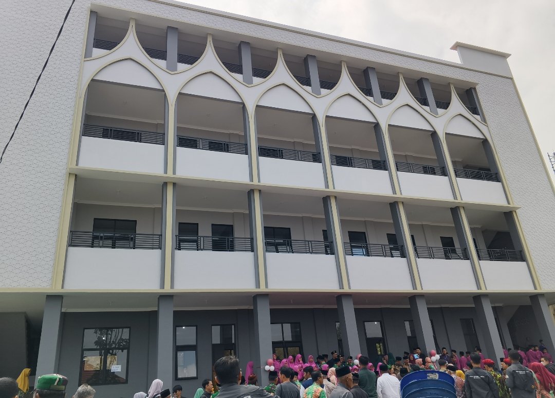 Mendikdasmen Resmikan Ponpes Modern MBS PCM Kertek, Tekankan Pentingnya Fitrah dan Investasi Ilmu - Gambar 18