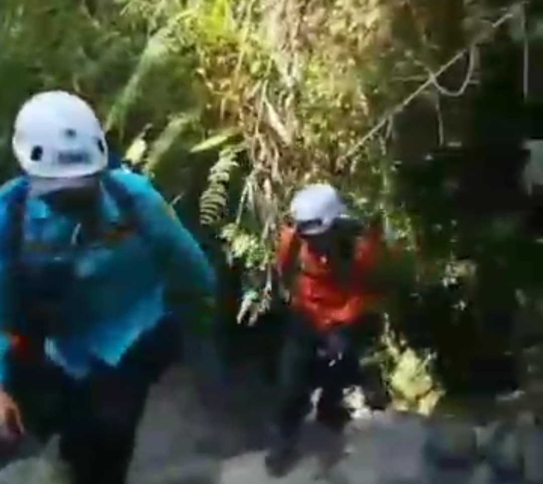 Tragis! Dua Remaja yang Hilang di Gunung Bismo Wonosobo Akhirnya Ditemukan Meninggal di Bawah Air Terjun - Gambar 4