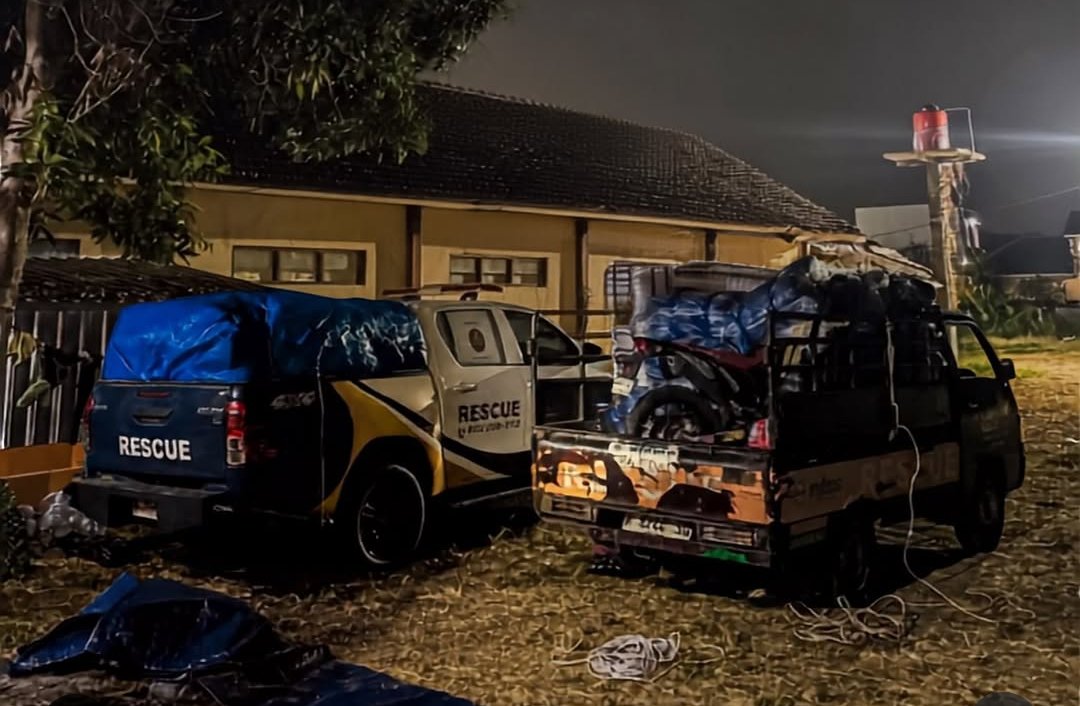 Tempuh 1.800 KM Jalur Darat-Laut, LRB-MDMC Jateng Kirim 10 Personel Tangani Bencana NTT - Gambar 1