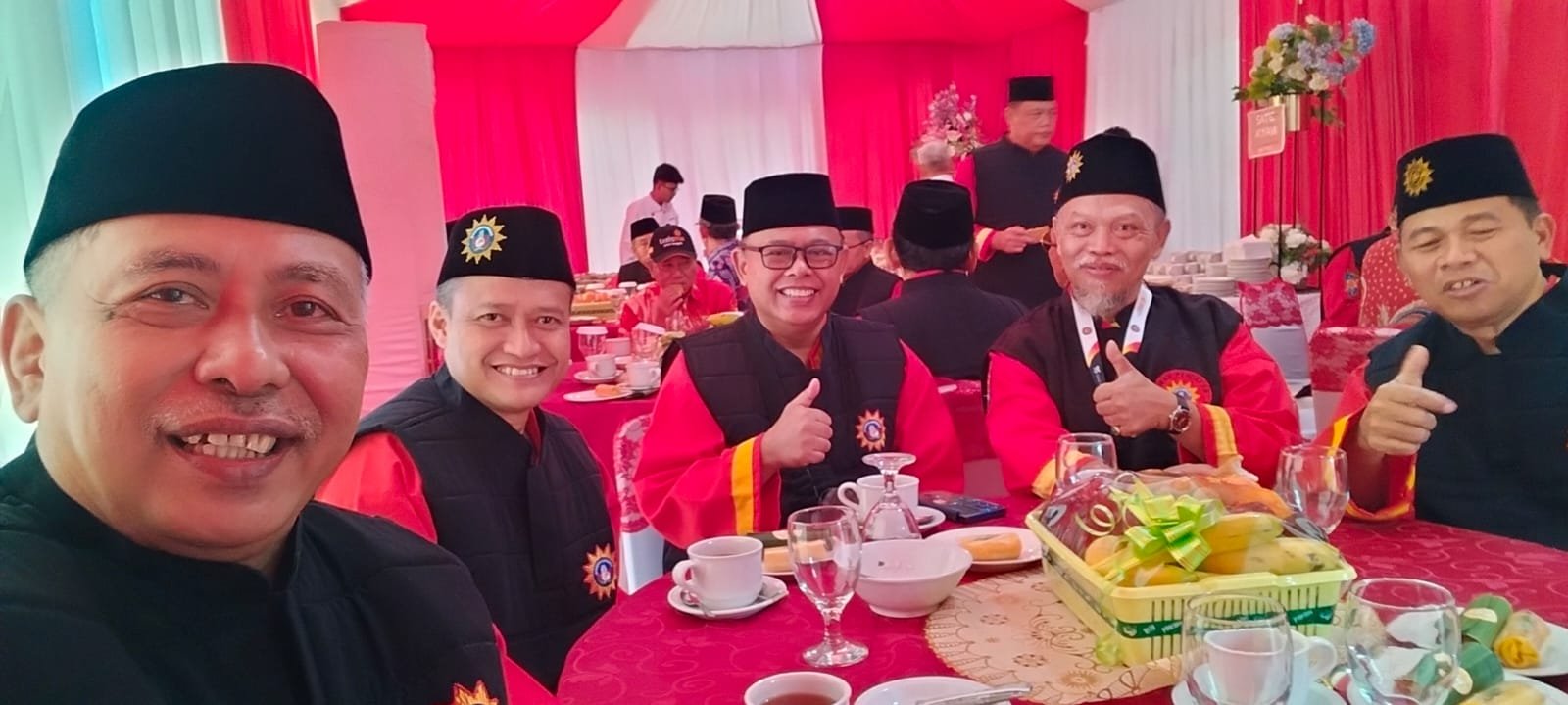 Muktamar XVI Tapak Suci di Semarang: Tiga Tokoh Wonosobo Resmi Dilantik Jadi Pendekar Kehormatan - Gambar 5