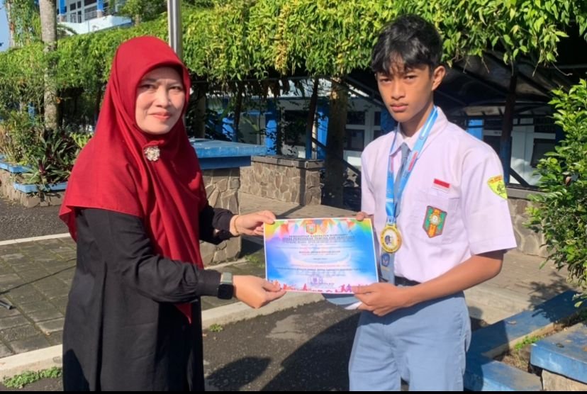 Apel Pagi SMK Mutu Wonosobo : Tadarus, Disiplin, Sosialisasi ASAT dan Bangun Semangat Prestasi Siswa - Gambar 2